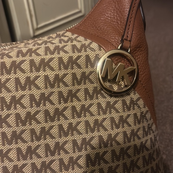 Michael Kors Ebony, large handbag with removable handles - Picture 3 of 4